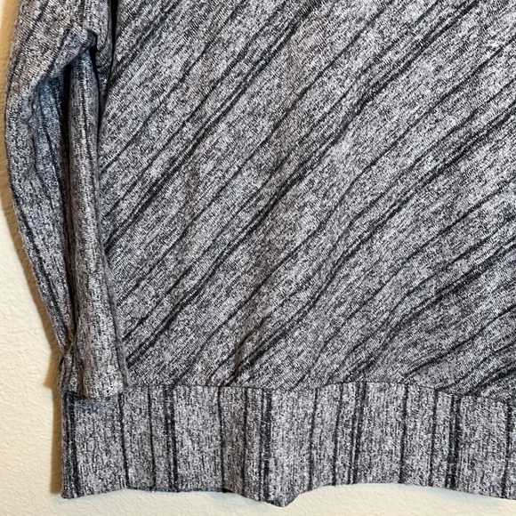 Green Envelope Gray Sweater - Picture 7 of 10